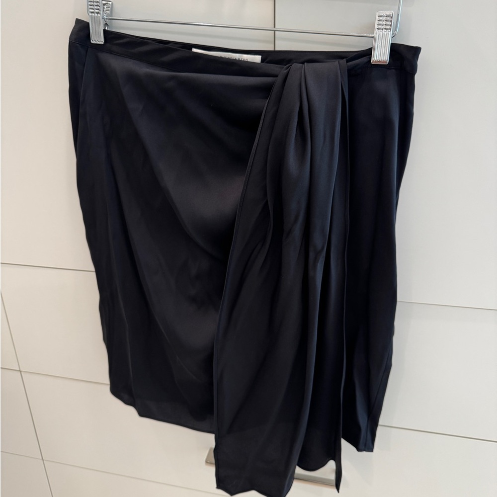 Diane Von Furstenberg Black Women's Skort -Size 10